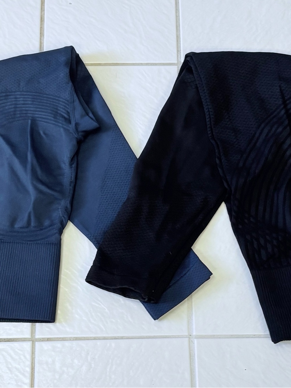 Women's Seamless Performance Leggings - Black and Navy Medium